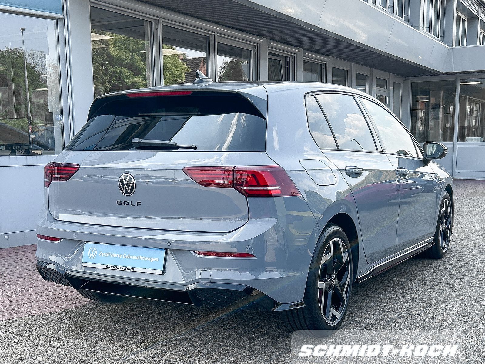Volkswagen Golf VIII 1.5 eTSI R-Line DSG LED-Scheinw. Navi foto 3