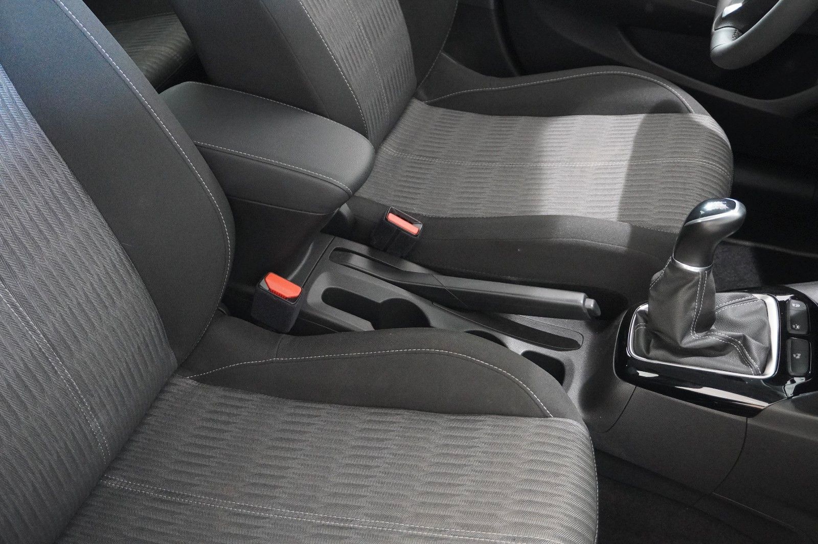 Fahrzeugabbildung Opel Corsa F 1.2 ELEGANCE NAVI/LED/KAMERA/SPORT/DAB+