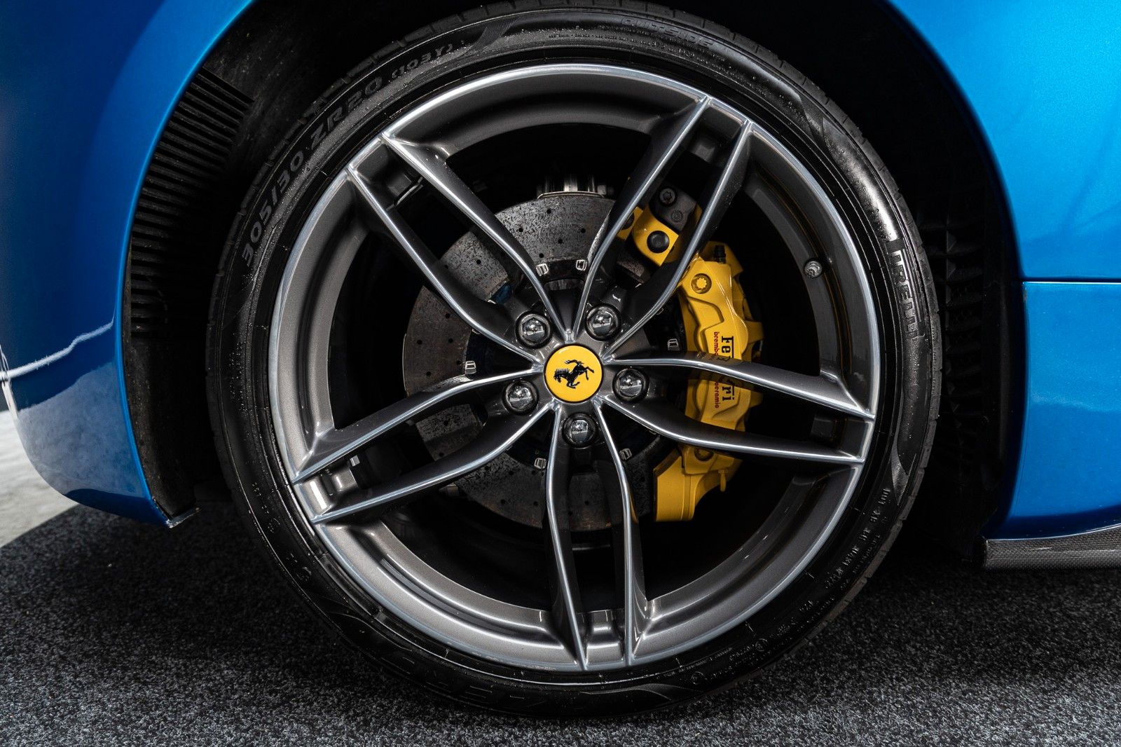 Fahrzeugabbildung Ferrari 488 Spider + Carbon + Daytona + Liftsystem