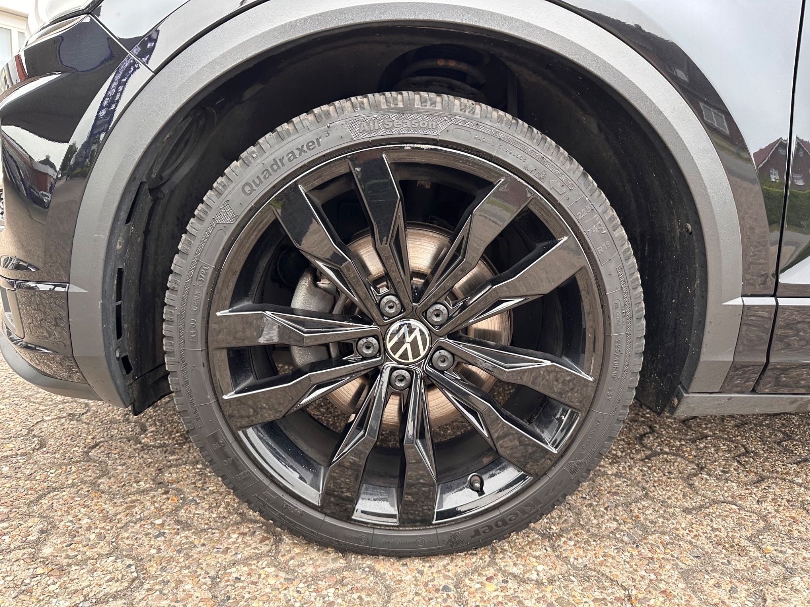 Fahrzeugabbildung Volkswagen T-Roc R Line 2.0 TDI DSG AHK/Beats/Navi/App/19"