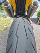 Ducati Panigale V2 S - DUCATI GELB