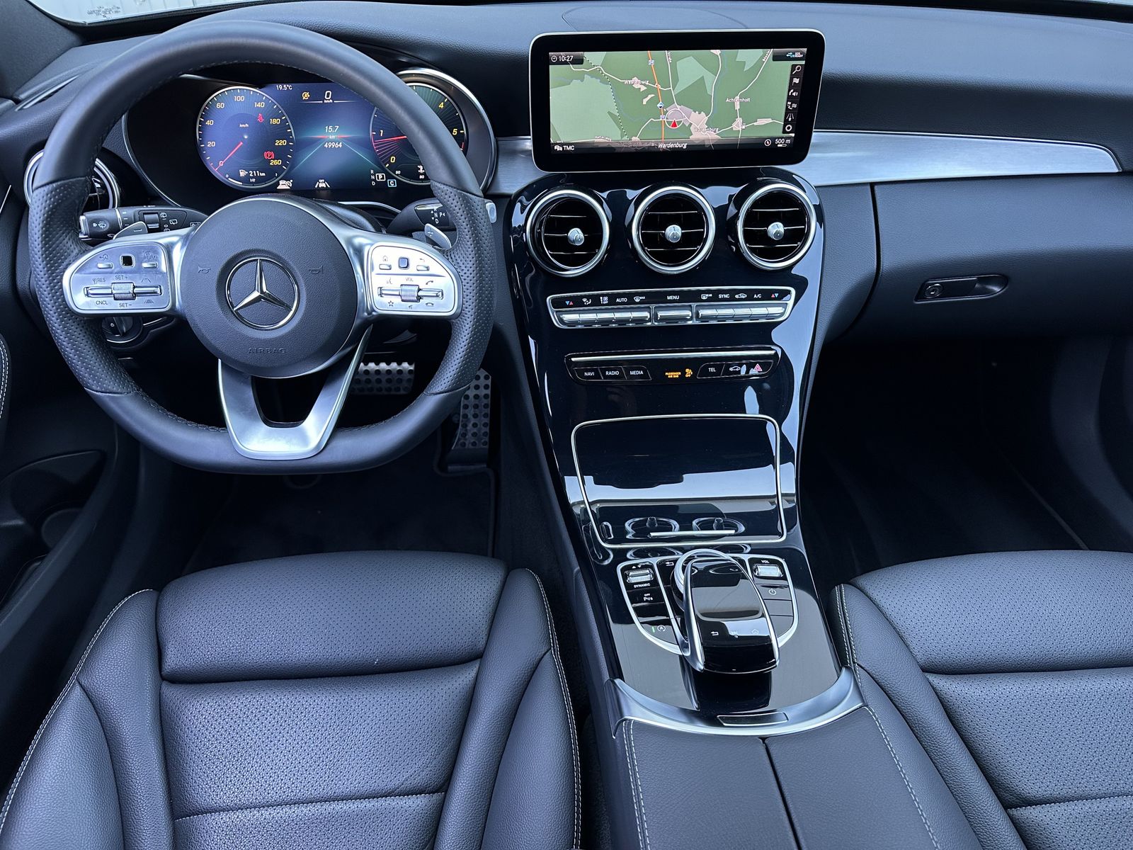 Fahrzeugabbildung Mercedes-Benz C 300d T AMG-Line NAV+LED+BURMESTER+VCOCKPIT+HUD