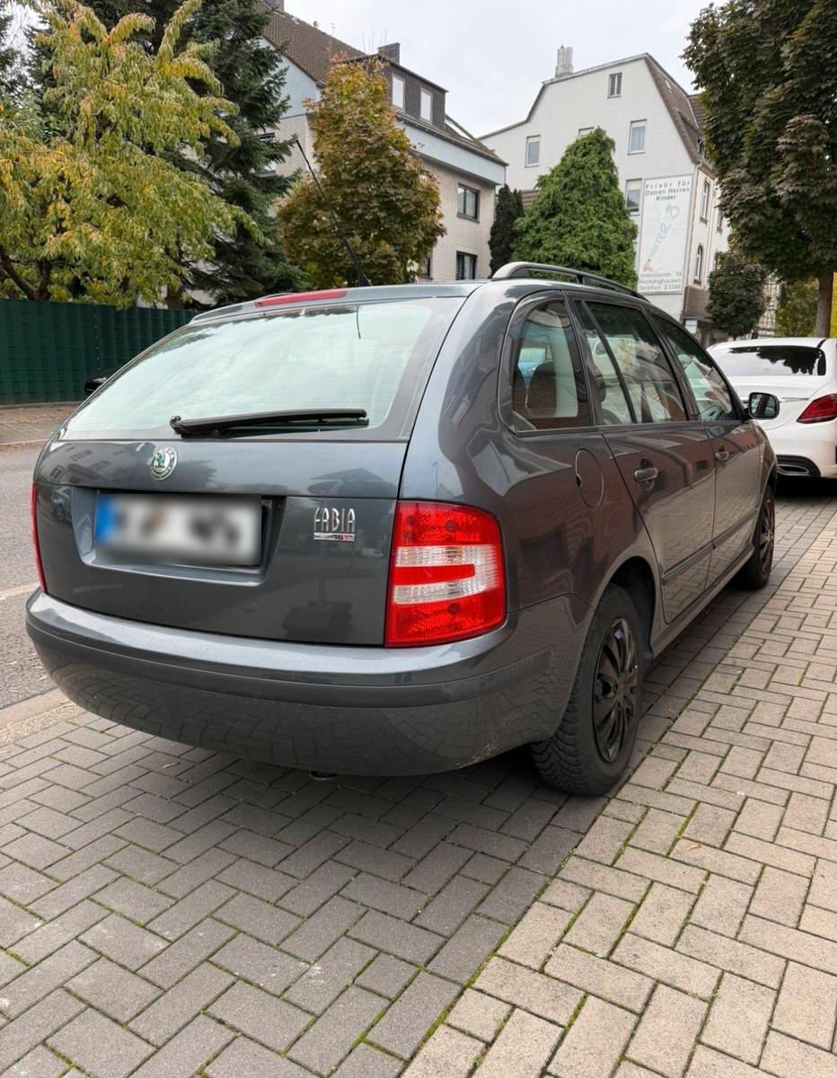 Skoda Fabia 2007 — салон