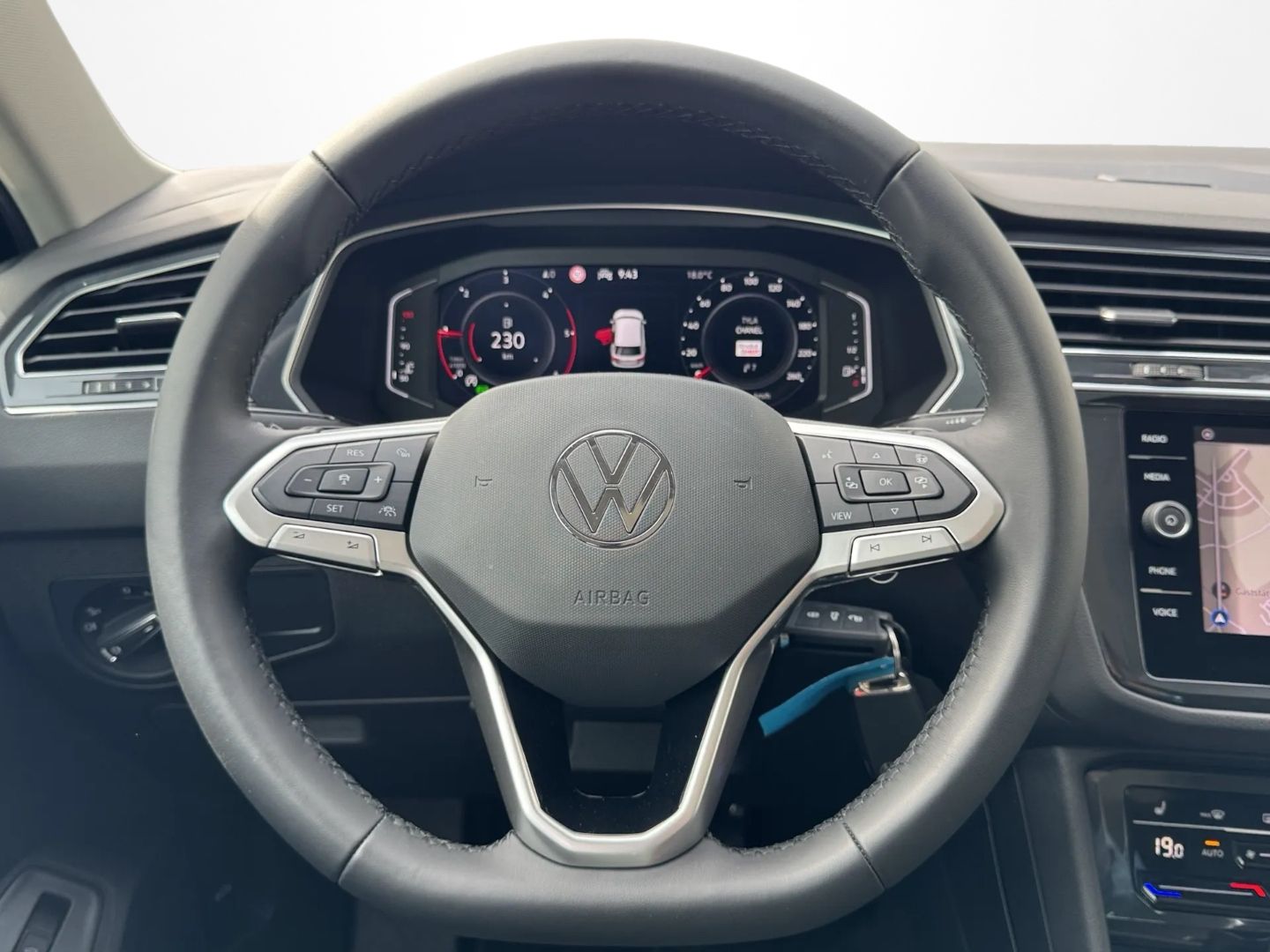 Tiguan 2.0 TDI DSG Elegance *NAVI*MATRIX*PANO*