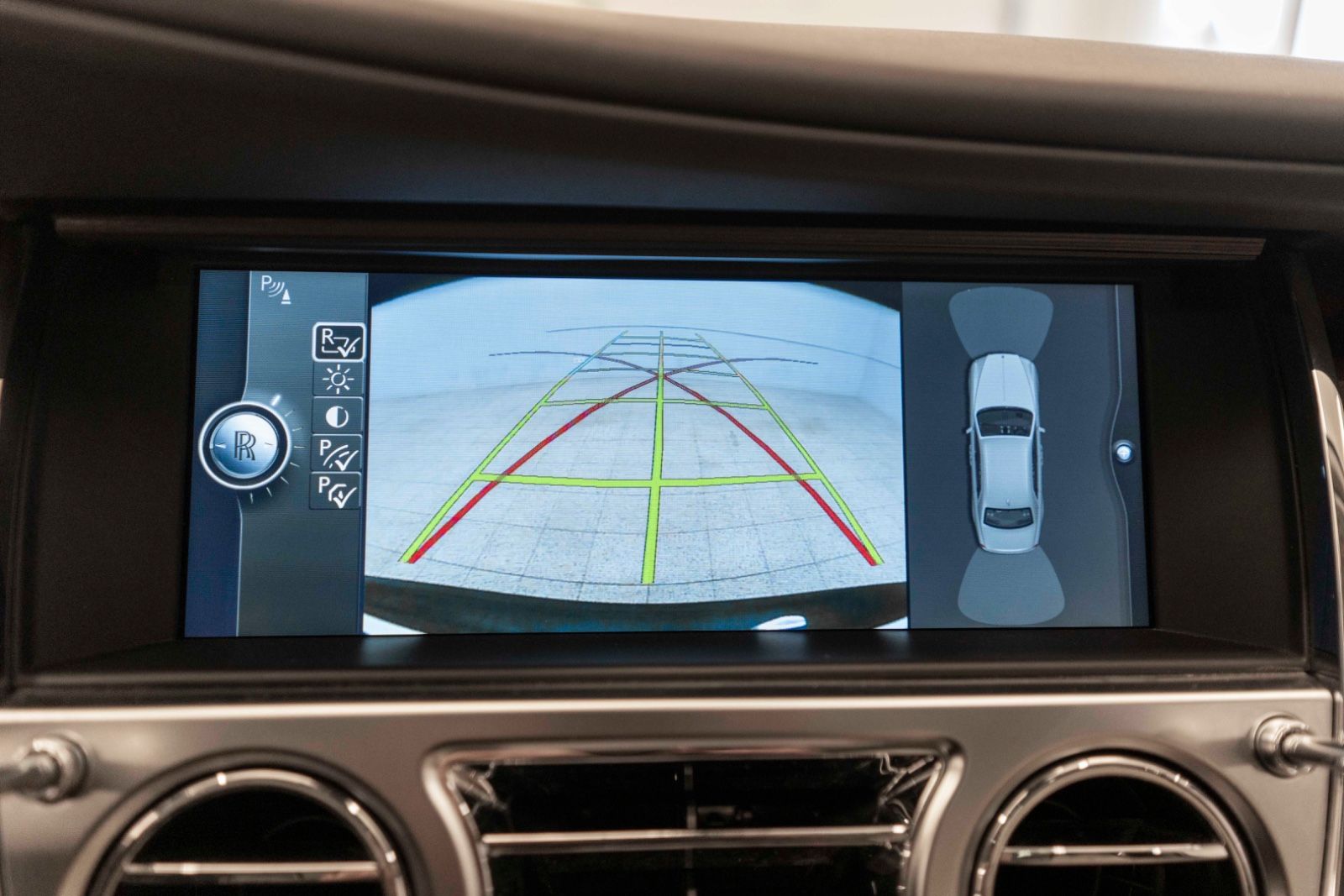 Fahrzeugabbildung Rolls-Royce Ghost V12 TWO TONE FACELIFT STERNHIMMEL KÜHLBOX