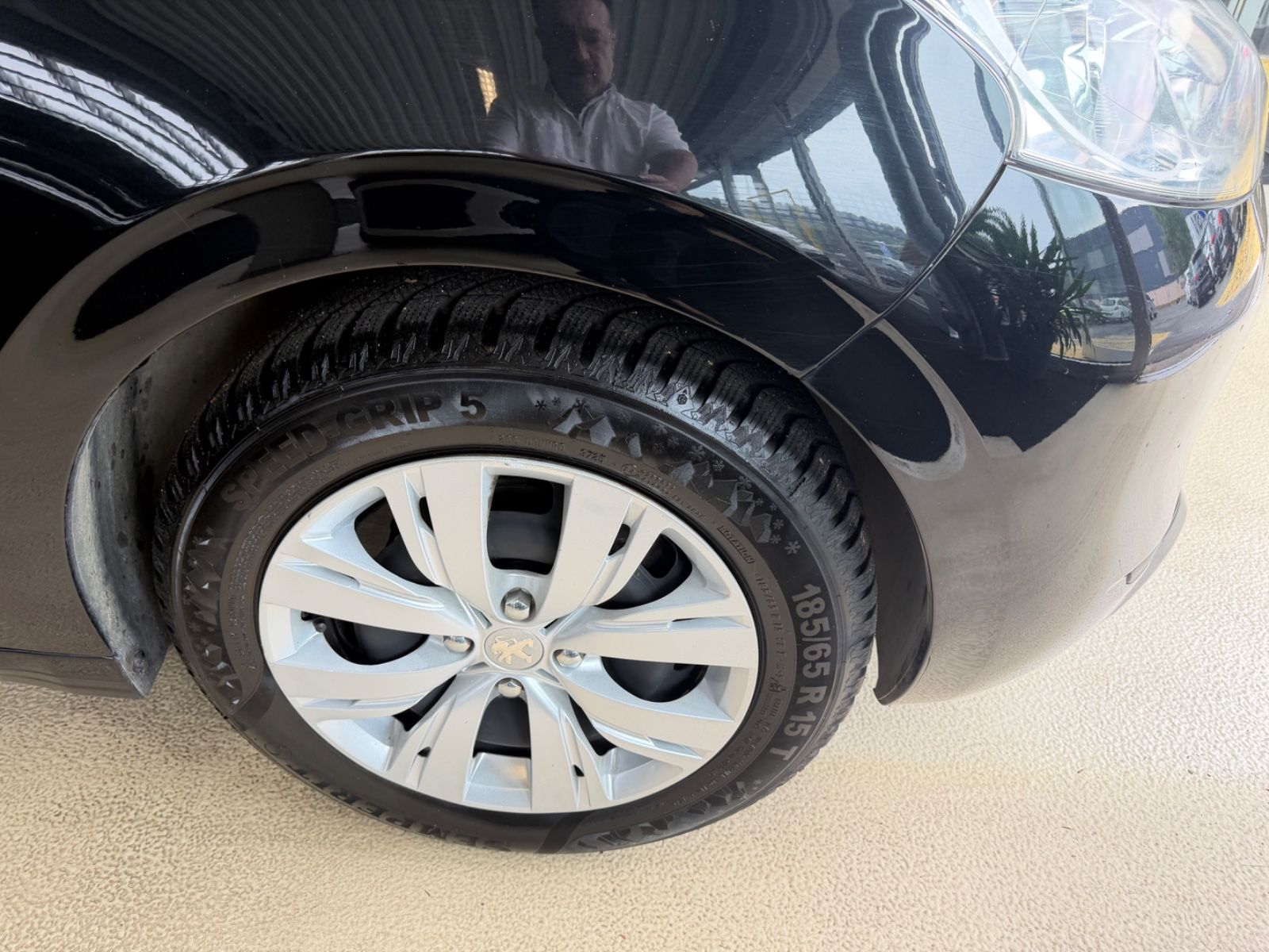 Fahrzeugabbildung Peugeot 208 Active