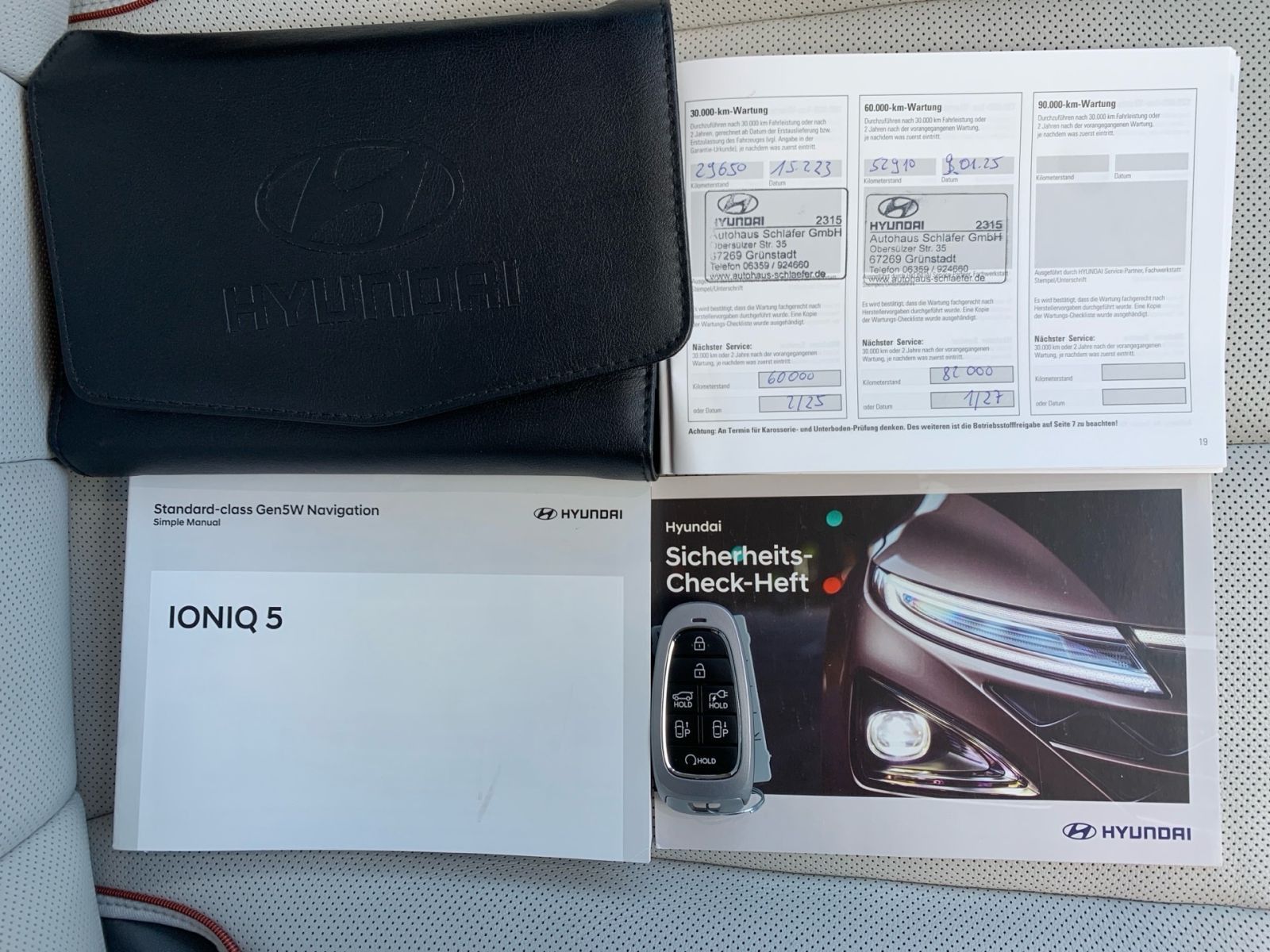 Fahrzeugabbildung Hyundai IONIQ 5 Uniq 4WD 72,6 kWh 20Zoll 1Hd