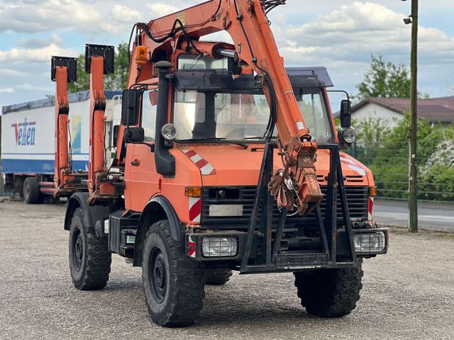 Mercedes-Benz UNIMOG 427/11 MIT KRAN