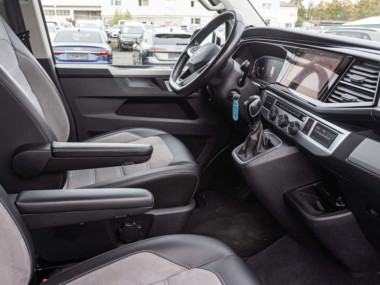 Volkswagen T6.1 Multivan 2.0 TDI Comfortline Navi LED Stand foto 18