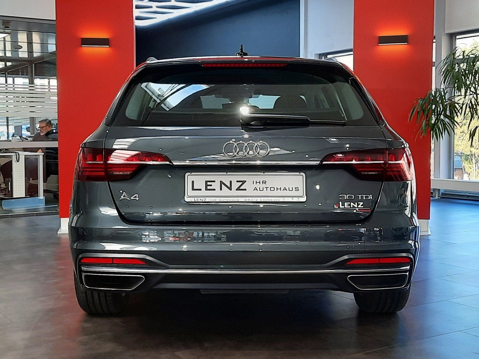 Fahrzeugabbildung Audi A4 Avant 30 TDI advanced S-tronic *AHK*LED*Navi*