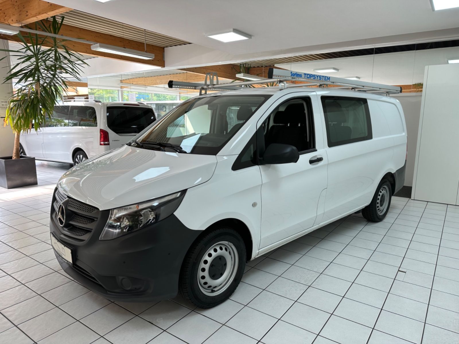Fahrzeugabbildung Mercedes-Benz Vito Mixto 111 lang *Werkstatteinrichtung*