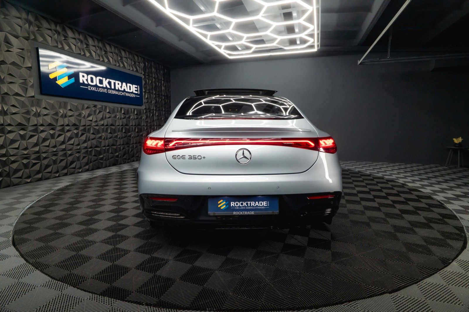 Fahrzeugabbildung Mercedes-Benz EQE 350+ AMG Night | Batterie NEU 100% | Pano