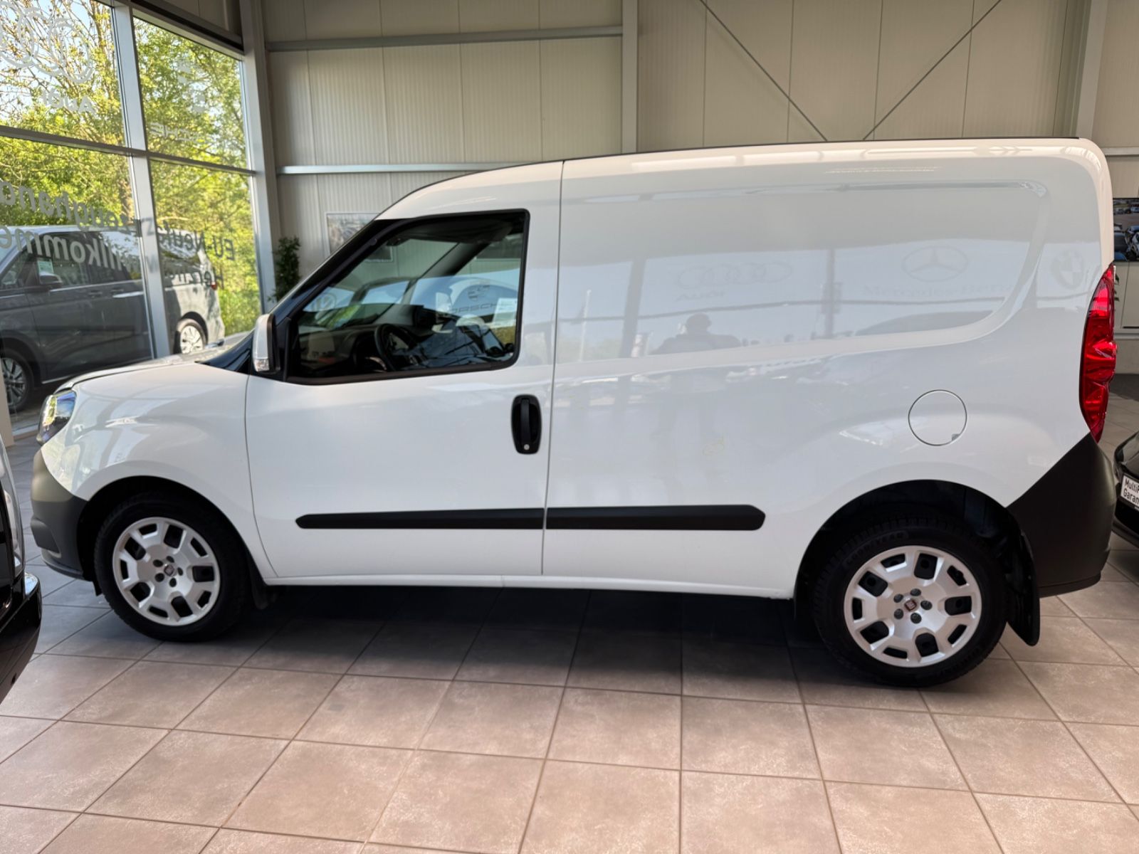 Fahrzeugabbildung Fiat Doblò SX Kasten