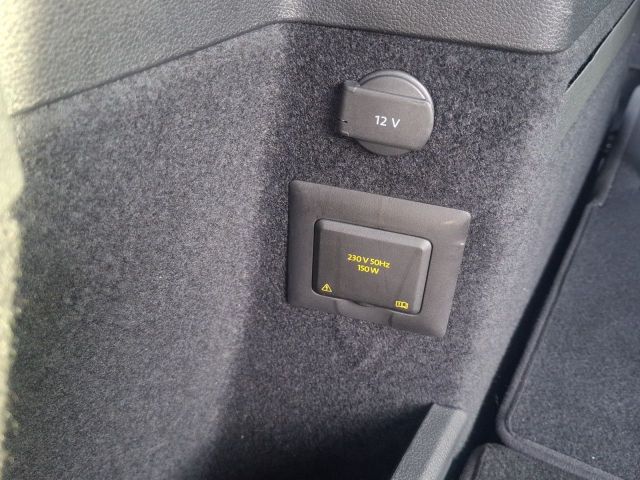 Touran Highline 1.5 TSI 7 Sitze - Navi LED Klima