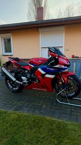 Honda Cbr 1000 rr-r Fireblade - HONDA CBR1000F