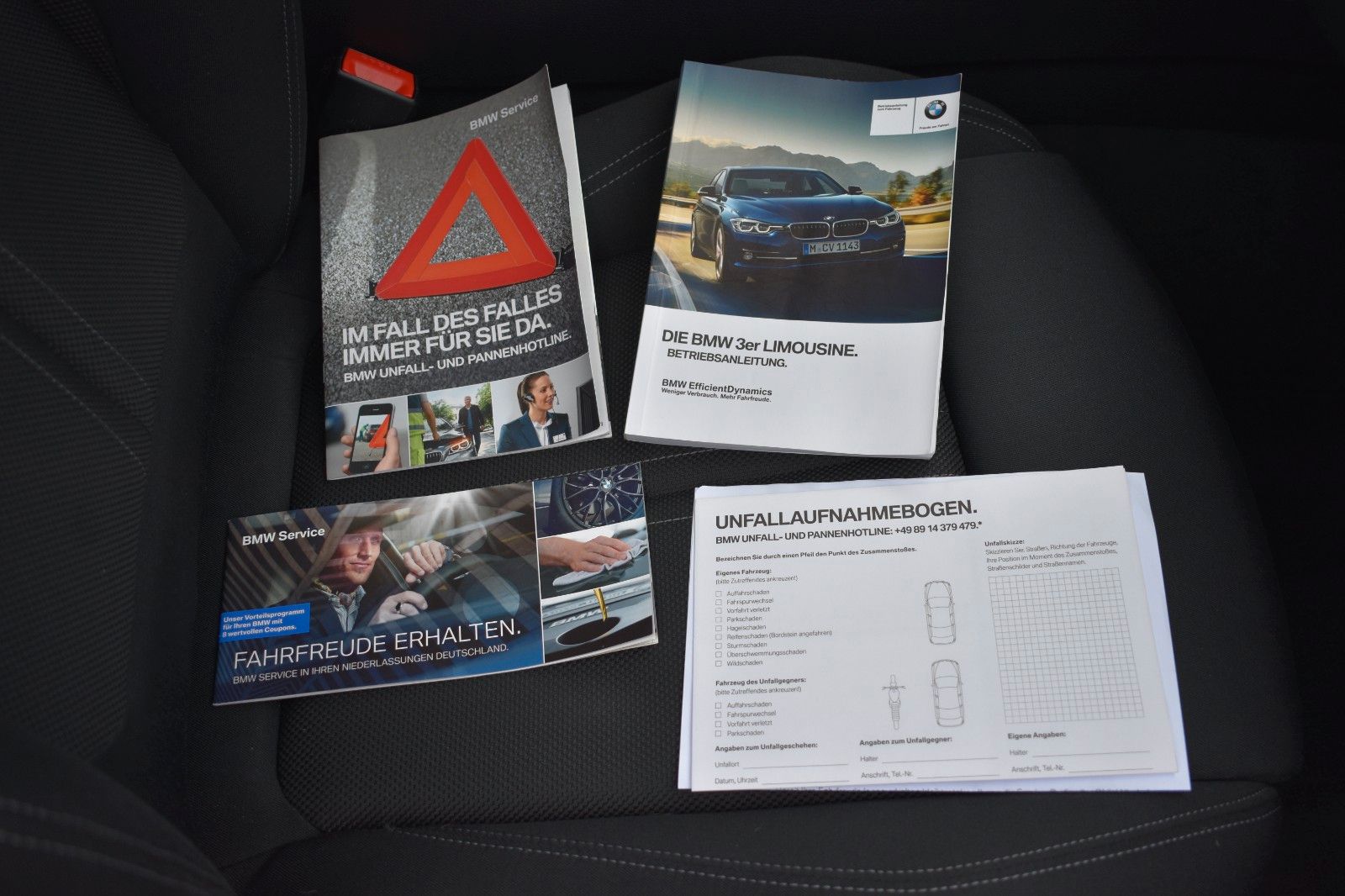 Fahrzeugabbildung BMW 320 i Limo. Sport Line