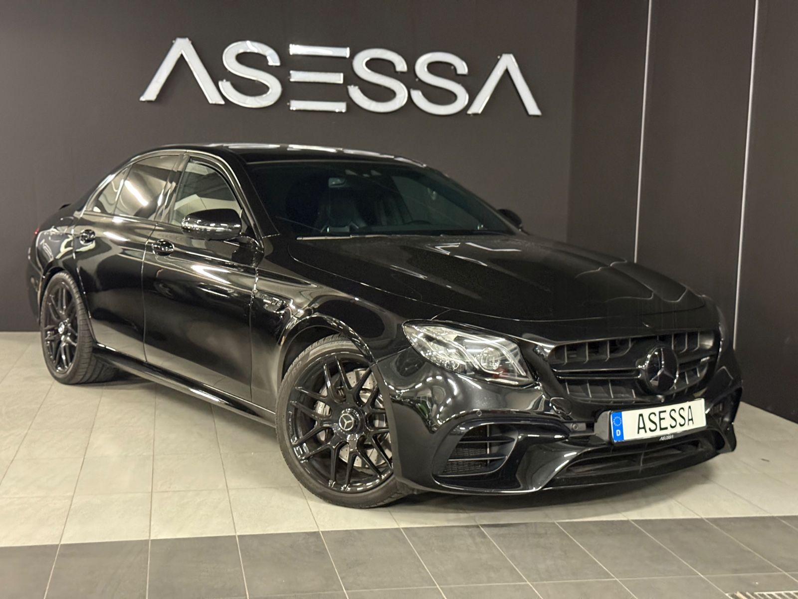 MERCEDES-BENZ E63 AMG 4Matic*PERF-AGA*360K*PANO*BURM*LED*