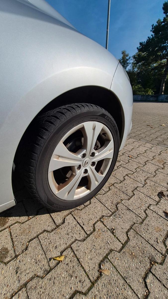 Renault Megane 2011 — photo 8