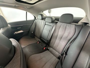 Mercedes E 220 - 8