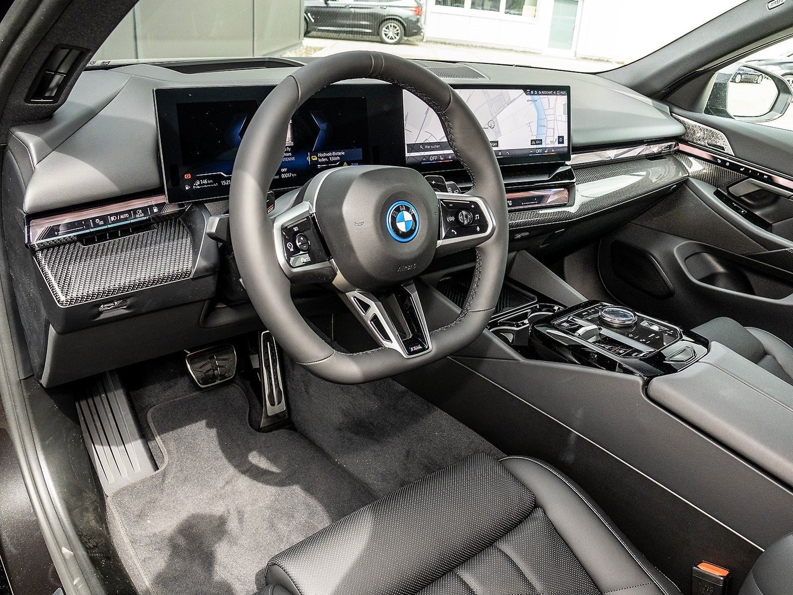 BMW 550e xDrive HELLO SUMMER mit 19220 EUR Ersparnis imagem 3