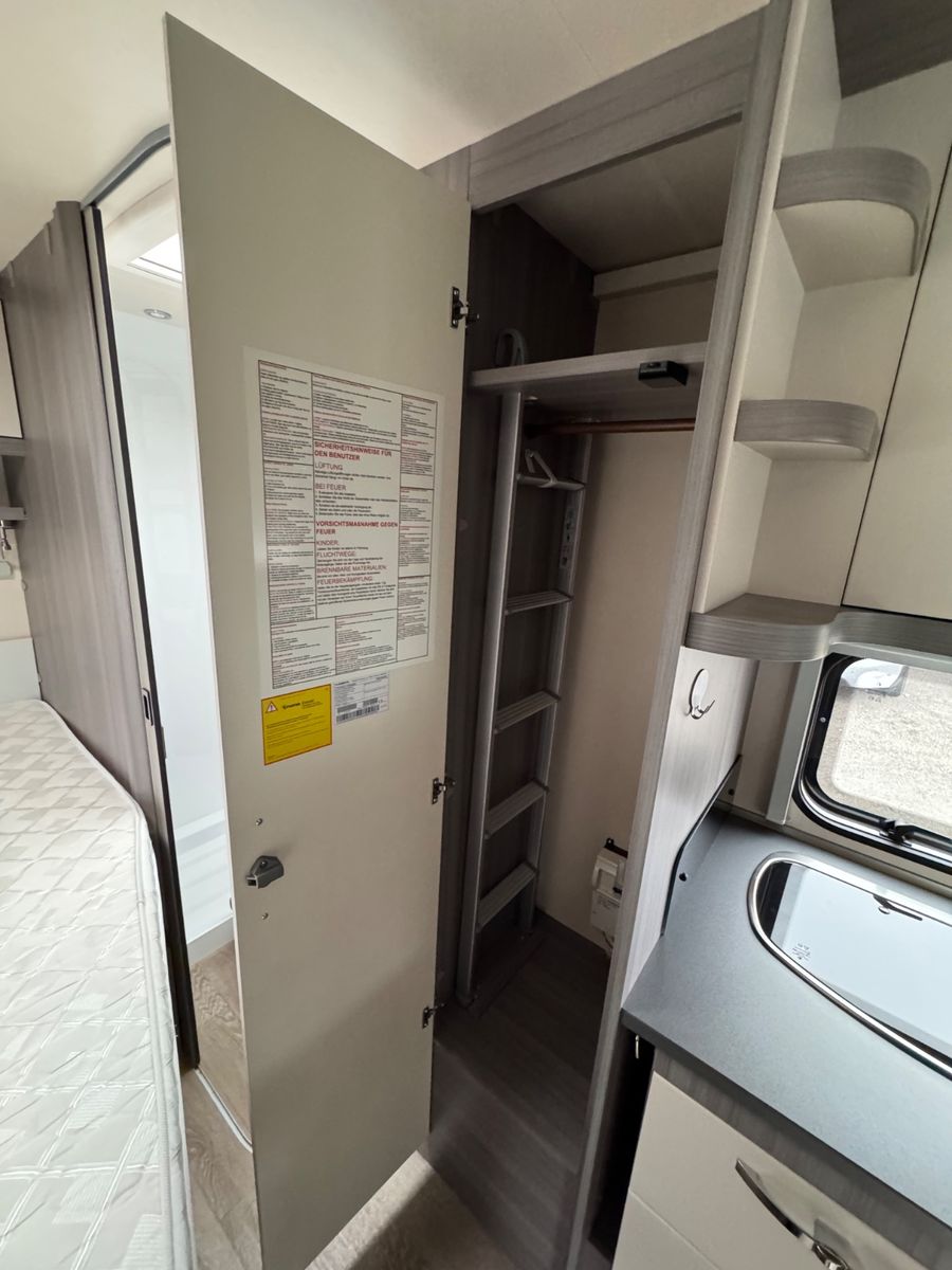 Fahrzeugabbildung Hobby T 65 HFL Optima on Tour Hubbett