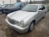 Mercedes-Benz E 200 KOMPRESSOR AVANTGARDE Automatik - gebrauchte Mercedes-Benz E-Klasse aus dem Jahr 2001