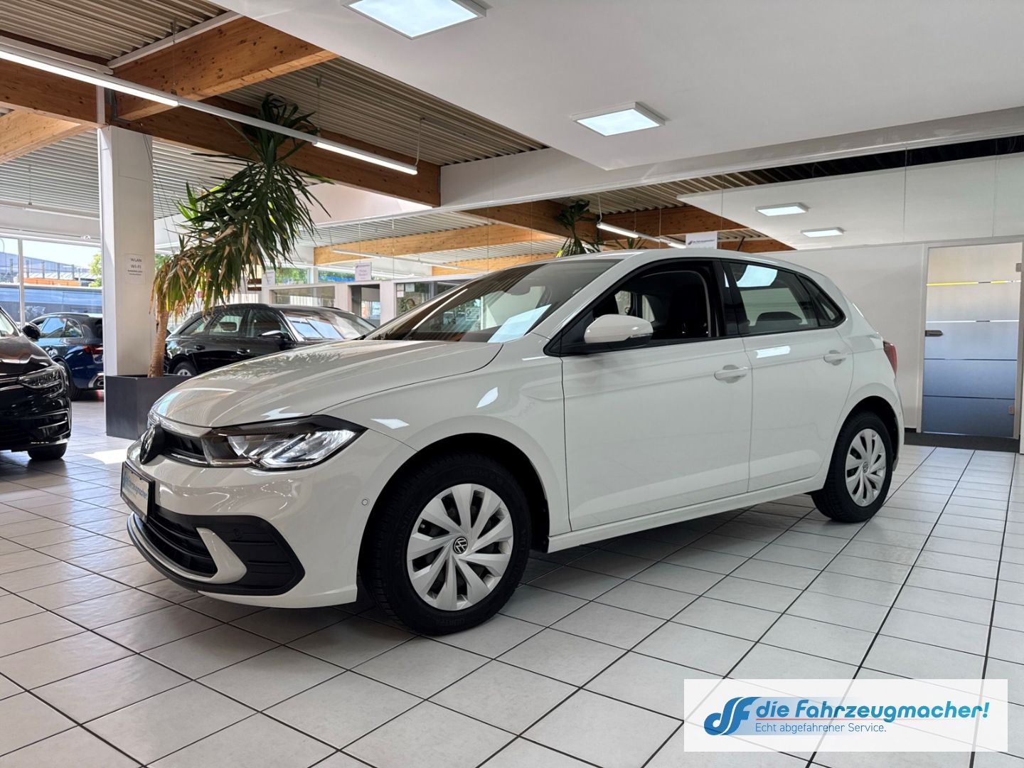 Fahrzeugabbildung Volkswagen Polo VI Life 1.0 TSI EU6d Navi Digitales Cockpit