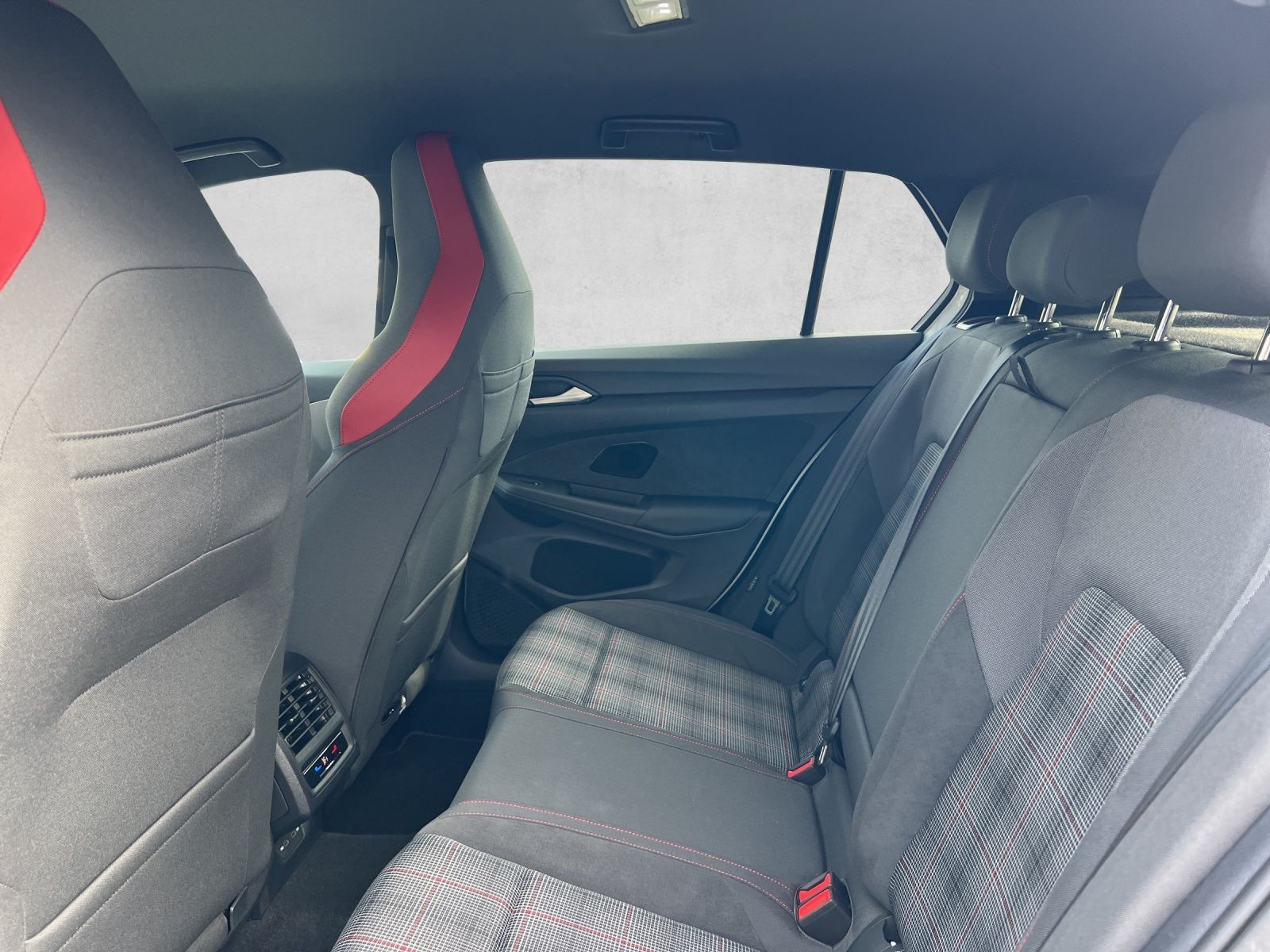 Golf VIII GTI 2.0 TSI DSG*IQ.Light*Navi*Head-up*