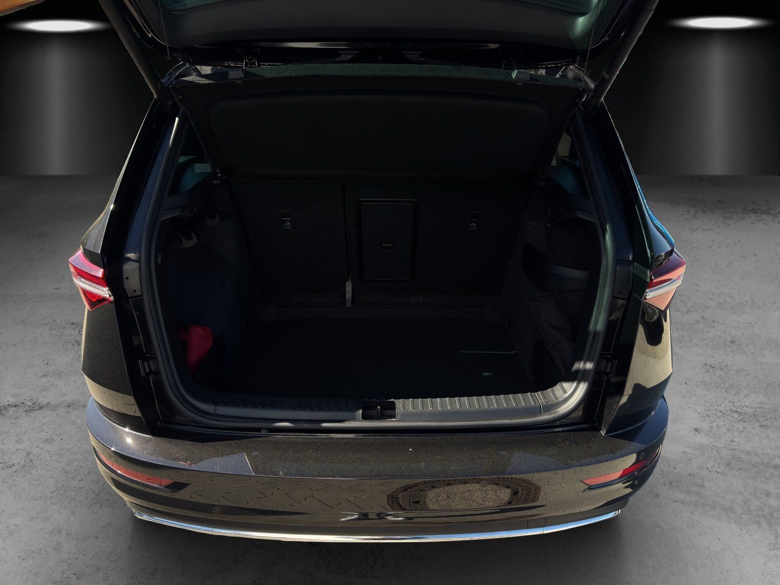 Fahrzeugabbildung SKODA Karoq 2.0 TDI Sportline 4x4/PANO/AHK/KAMERA/ACC/