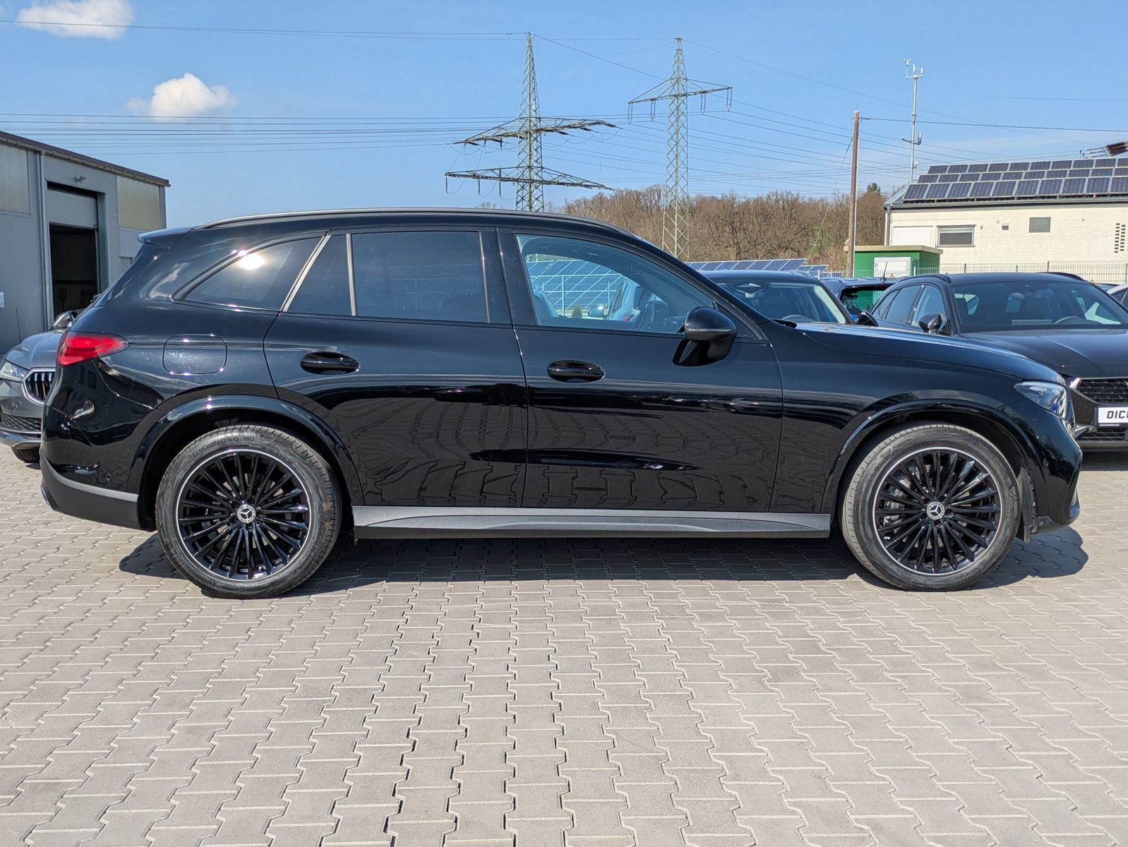 Fahrzeugabbildung Mercedes-Benz GLC 300 d 4M AMG PANO*DIGITAL-LIGHT*ACC*AHK*20"