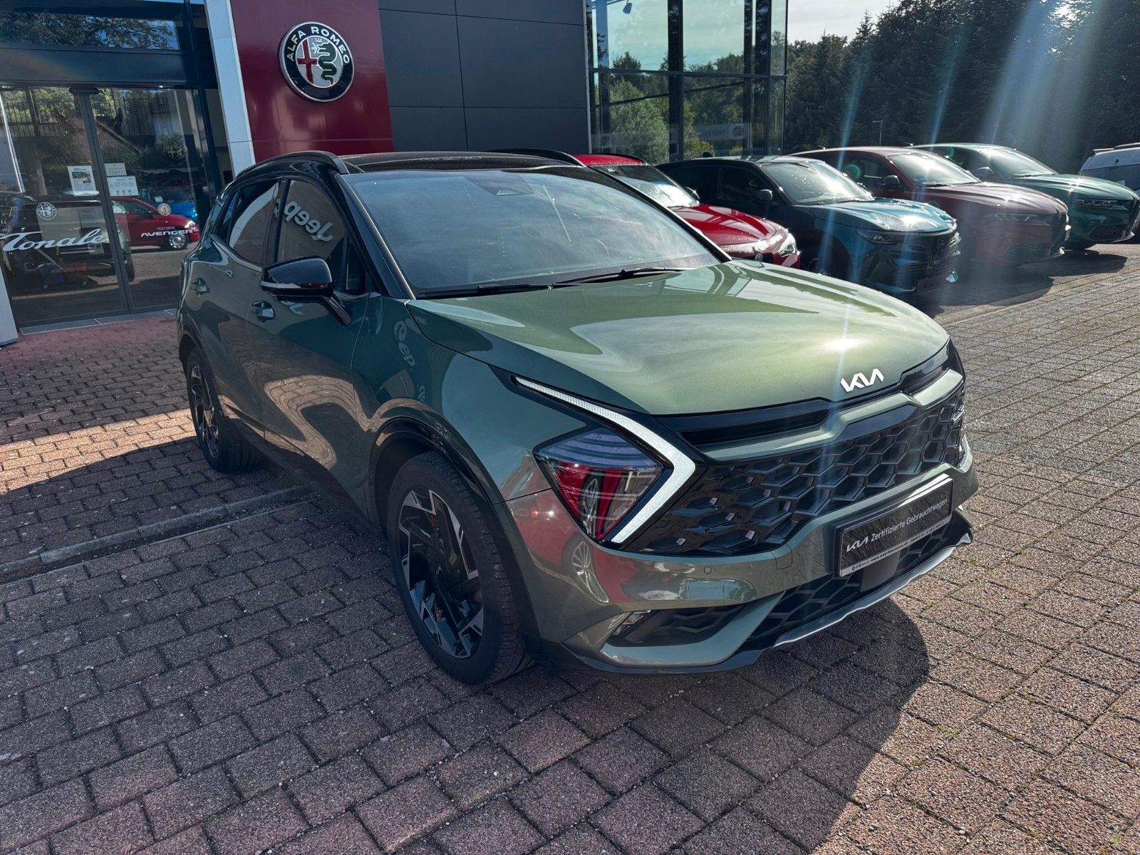 Fahrzeugabbildung Kia Sportage 1.6 GT-line 180PS AWD 360° GLASDACH