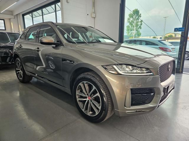 Jaguar F-Pace 2.0d i4 R-Sport240cv / Distribuzio