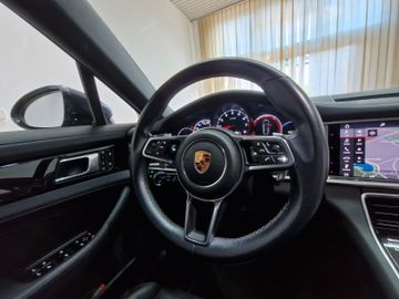 Porsche Panamera - 12