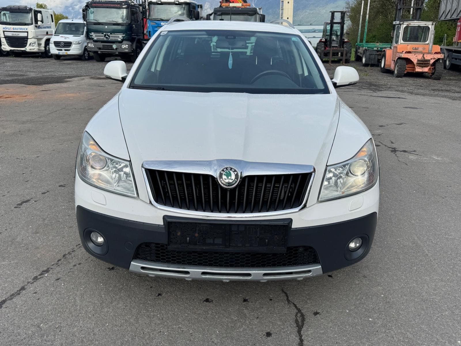 Skoda Octavia Combi Scout 4X4 2.0 TDI - Standheizung