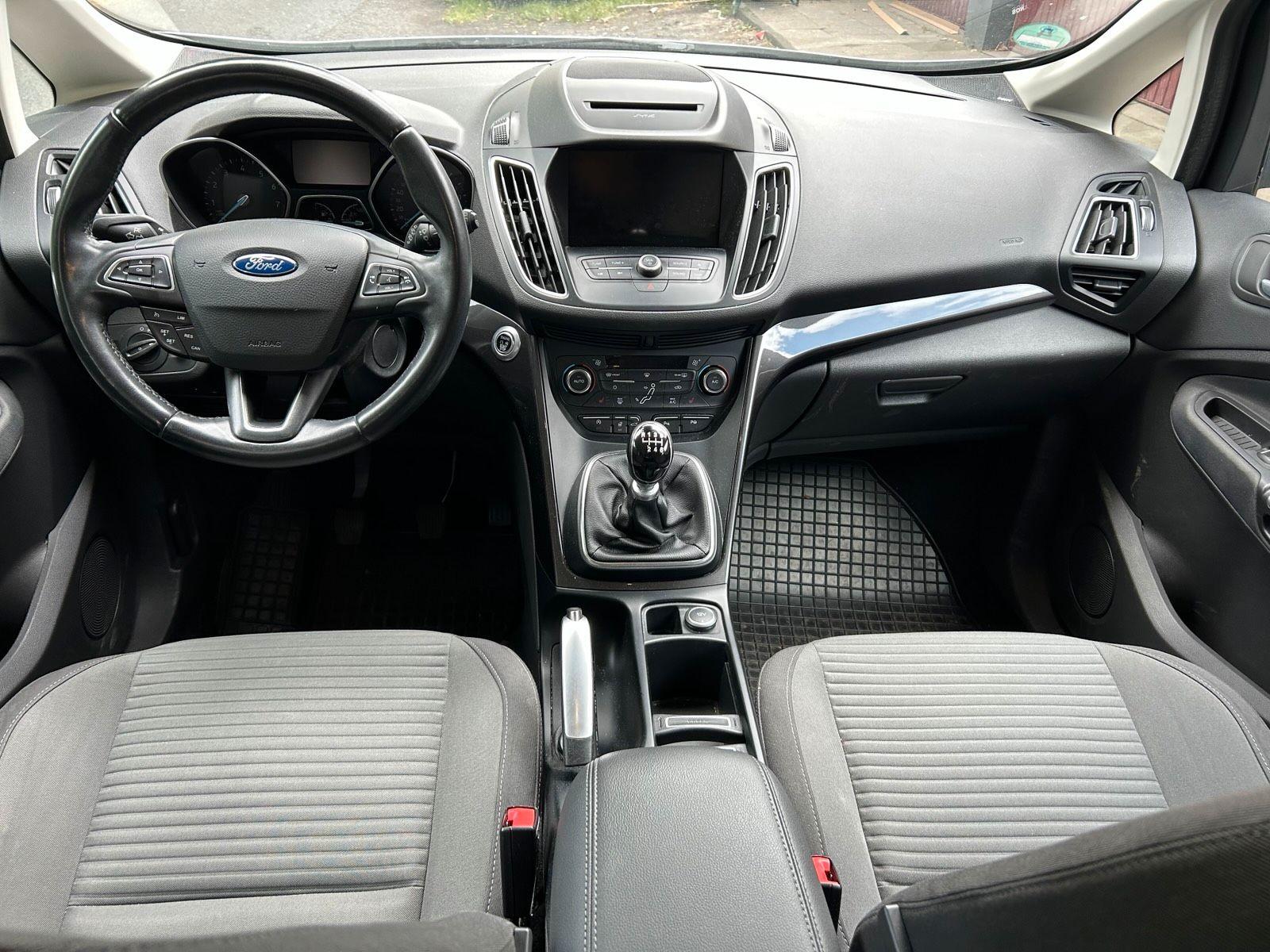 Ford Grand C-MAX 2015 — photo 9