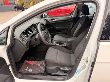 Volkswagen Golf - 10