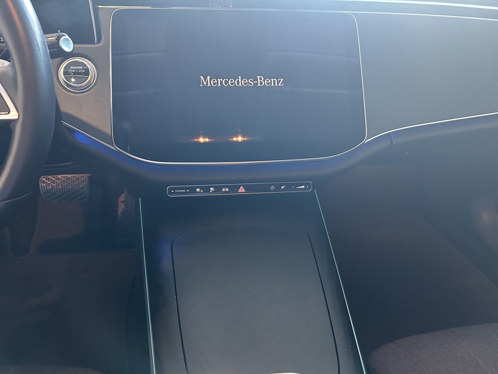 Fahrzeugabbildung Mercedes-Benz E 300e T Avantg Advanced DISTRO Burme LED Kamera