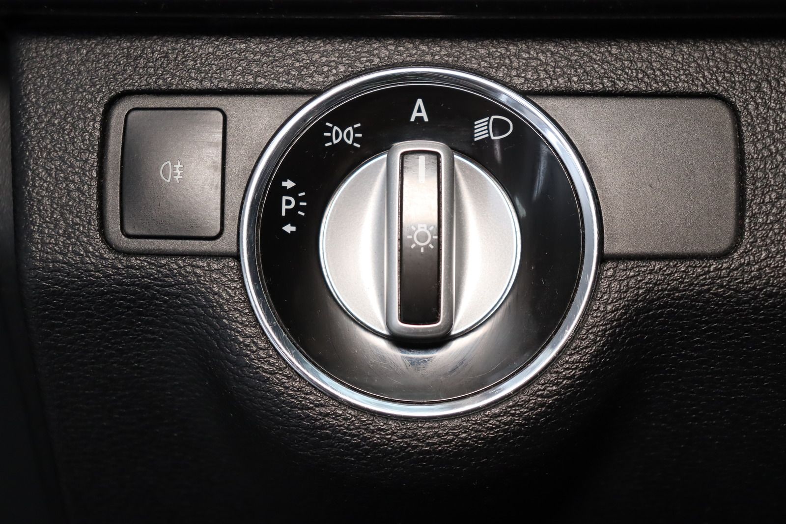 Fahrzeugabbildung Mercedes-Benz E 350 CGI T BlueEFFICIENCY * Navi * Sitzhzg. *