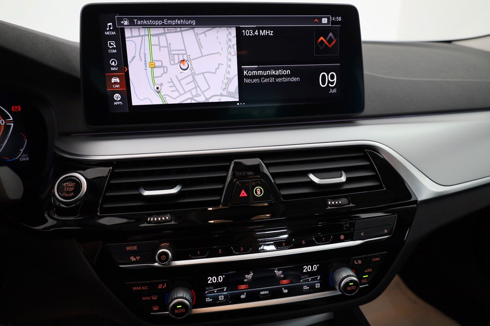 Fahrzeugabbildung BMW 530 d xDrive, Leder,Navi,LED,SH,HUD,Kamera