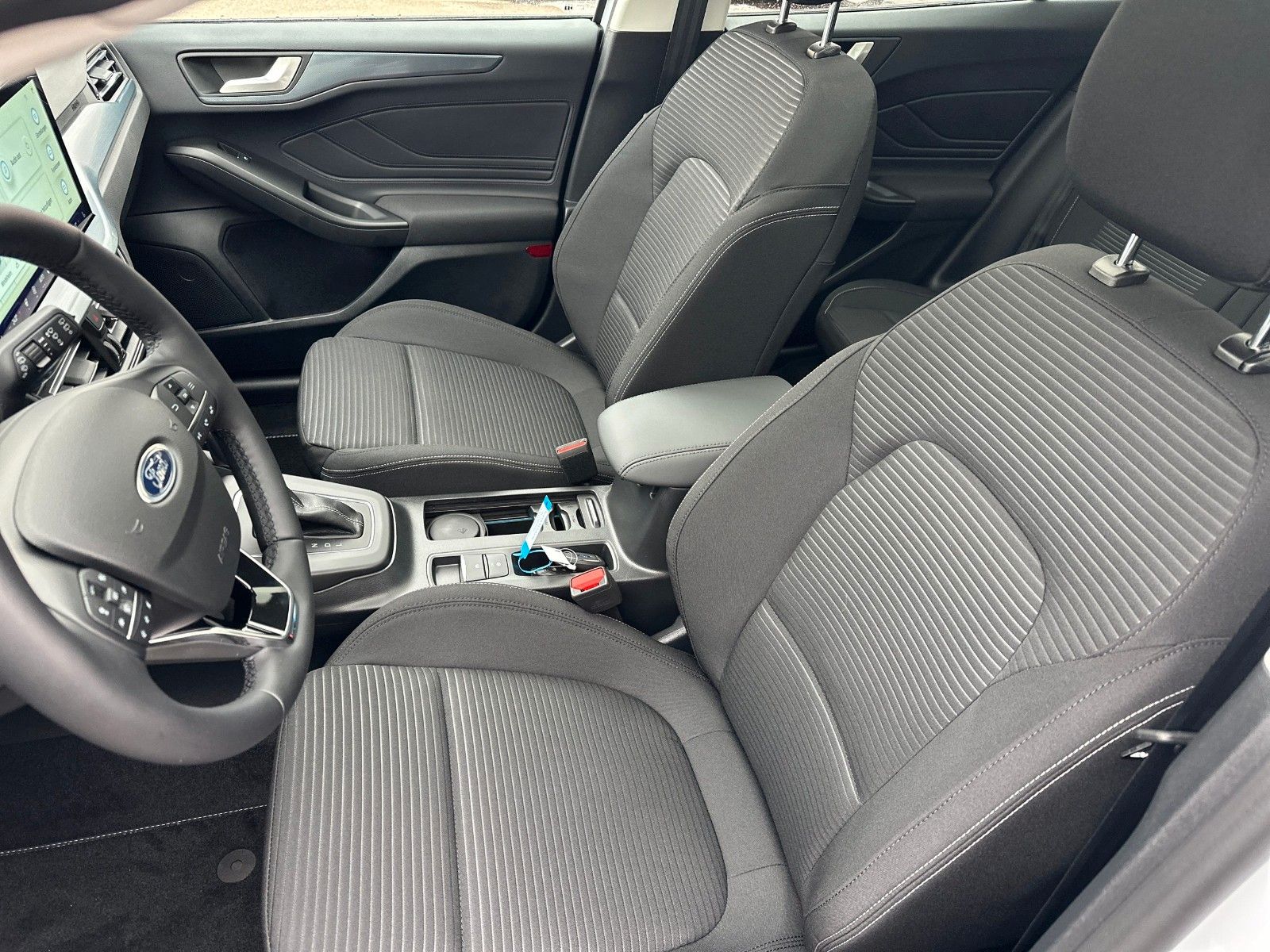 Fahrzeugabbildung Ford Focus Turnier Active X, FAHRASSISTENZPAKET, PANO