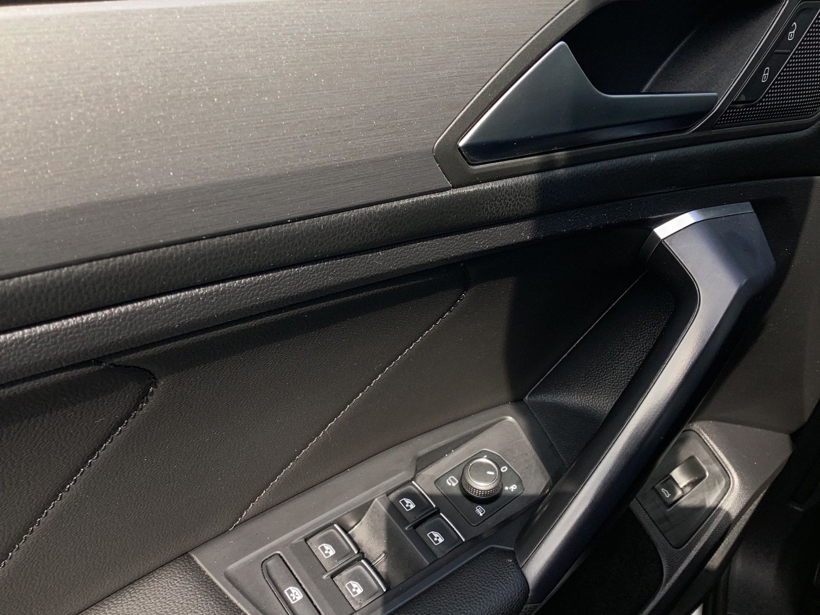 Fahrzeugabbildung Volkswagen Tiguan Allspace TDI Comfortline DSG STH LED Navi