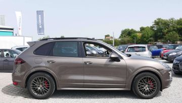 Porsche Cayenne - 2