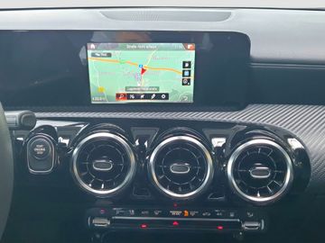 Mercedes CLA 250 Shooting Brake - 10
