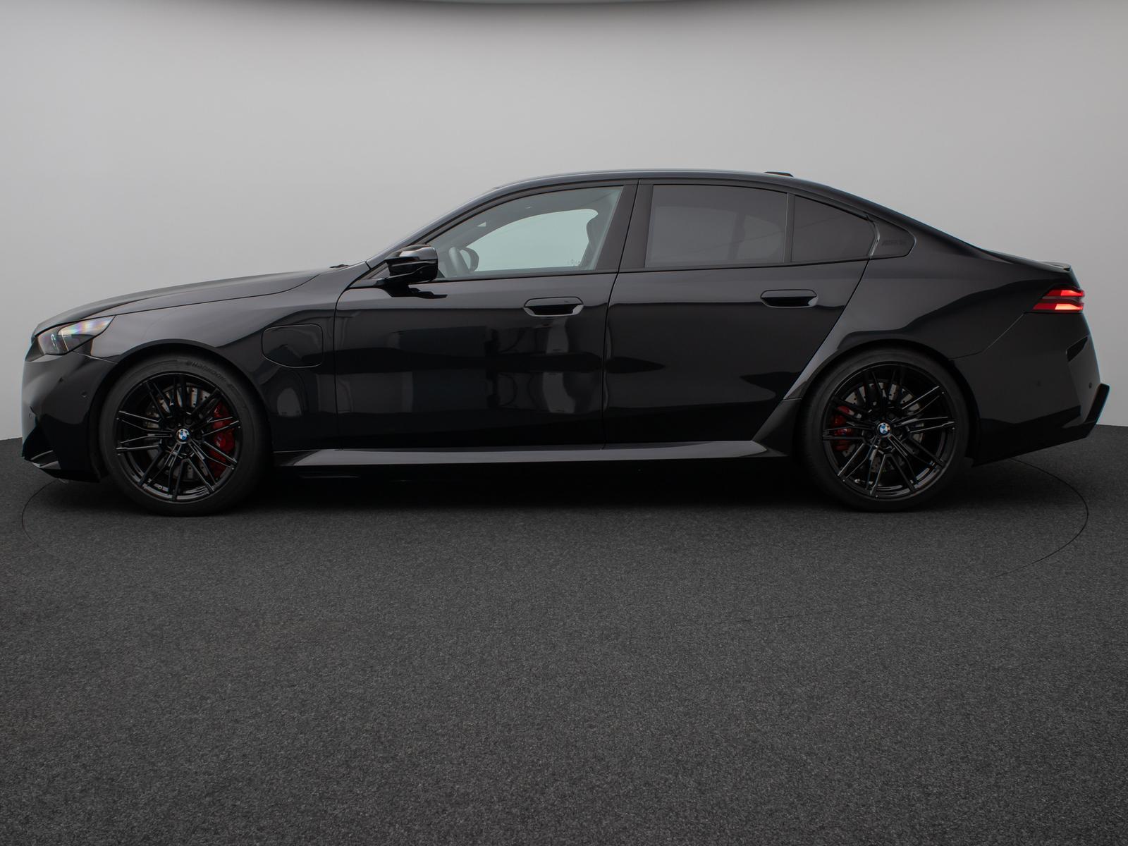 BMW M5 xD Panorama 360°B&W HUD M-Driversp. Komfort 