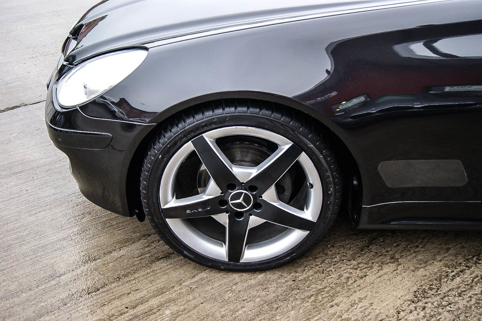 Fahrzeugabbildung Mercedes-Benz SLK 200 K Aut. DESIGNO LEDER XENON NAVI AIRSCARF