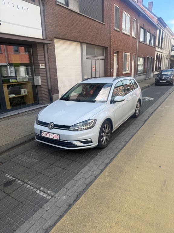 Image of Volkswagen Golf