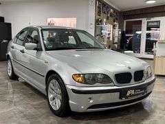 Fahrzeugabbildung BMW 318i Lim. / Automatik Klimaautomatik PDC