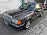 Mercedes-Benz Mercedes Benz W124 200 E Oldtimer - Mercedes-Benz 200: 200e W124