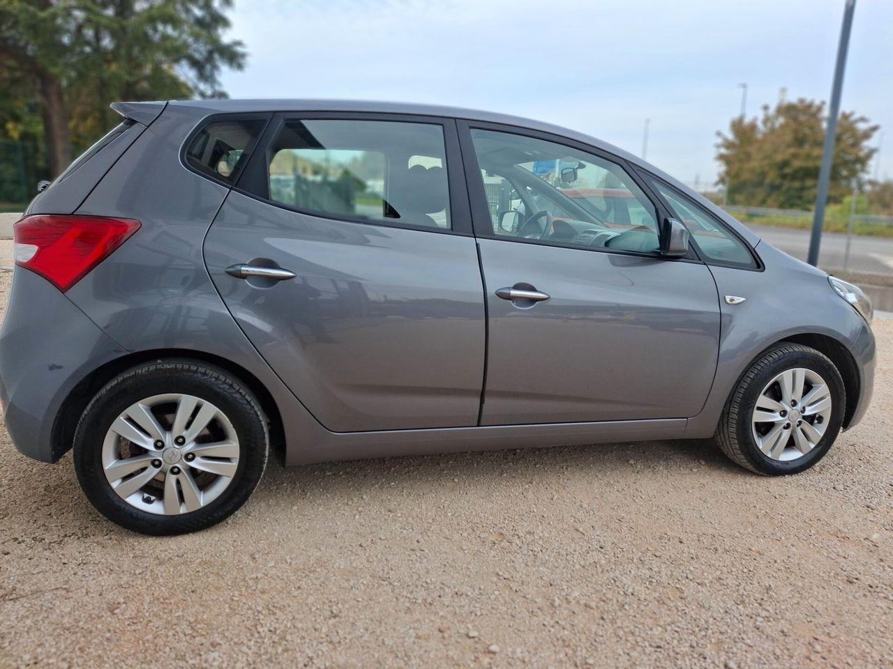 Hyundai ix20 2014 — photo 8