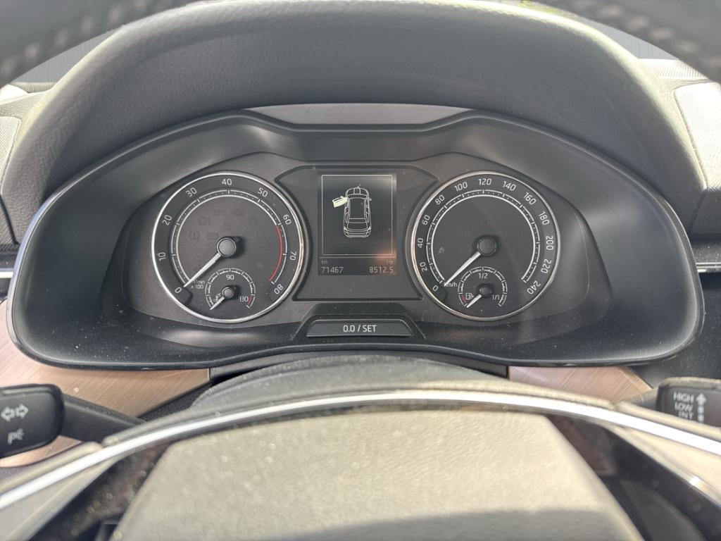 Skoda Kamiq 1.0 TSI Style AHK LED Klima SHZ PDC Tempo 